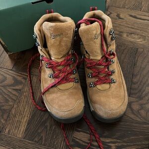 Lightly worn Danner Adrika sienna boot